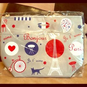 A purse for the Francophile in your life!🇫🇷